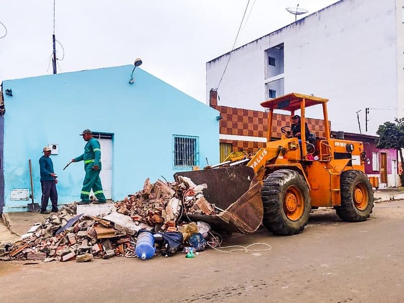 Mutirão de limpeza em diversos pontos de Barra do Choça